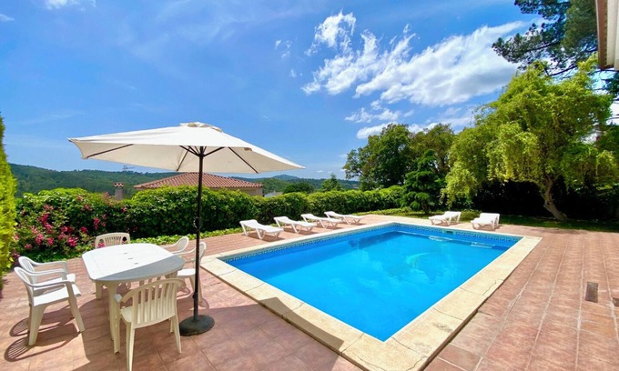 Vidreres Villa | Club Villamar - Quiet villa with nice garden and excellent pool