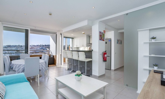 Albufeira Apartment | Clube do Monaco Glorious 2-bed Apartment Overlooking Ocean and Historic Old Town