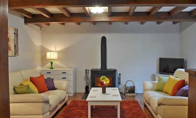 Peak District National Park Cottage | Courtyard Cottage At Dam Hall Barn