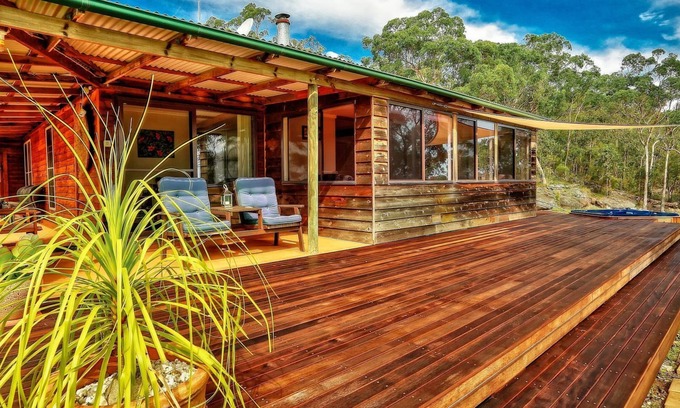 Lower Portland Cottage | Coach House Hill Cottage