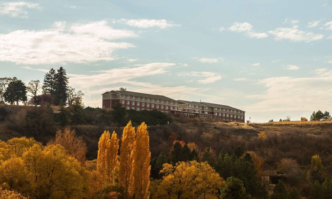 Pullman Hotel | Coast Hilltop Inn