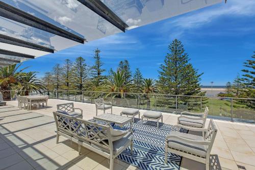 The Entrance Apartment | Coast Luxury Apartments 17