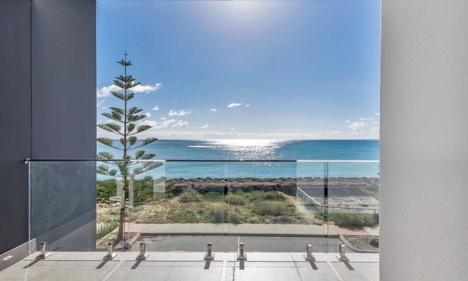 Mandurah Apartment | Coastal Bliss with Marina Views-Neaby Cafes