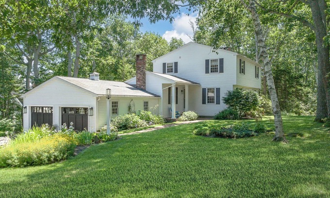 Cape Elizabeth House | Coastal Cape Elizabeth, cozy, clean, quiet home, biking distance to beaches.