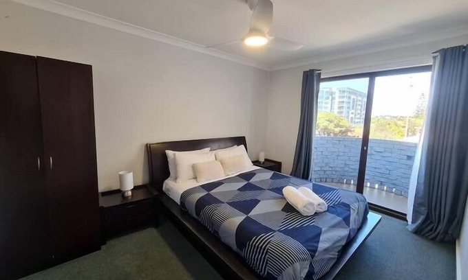 Scarborough Apartment | Coastal living @ iconic Scarborough beach