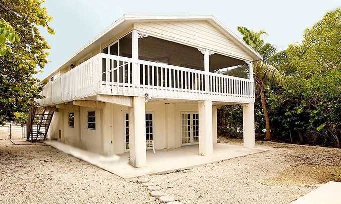 Cutthroat Harbor Estates House | Coastal Oasis, Canal front