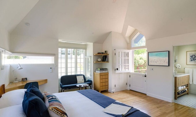North of Montana House | Coastal Oasis with Private Entrance and Courtyard