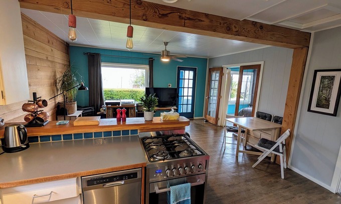 Powell River House | Coastal Ocean View Cottage w/Hot Tub