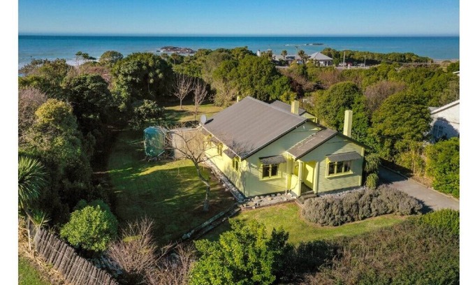 Kekerengu House | Coastal Paradise