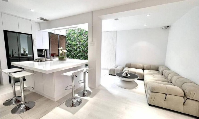 Marine Parade Apartment | Coastal Suite 04
