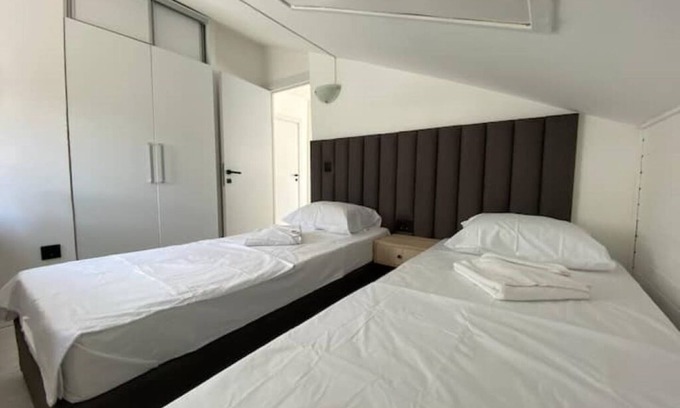 Rafajlovici Apartment | Coastal Two Bedroom Comfortnn