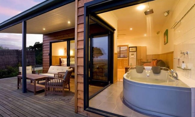 Yanakie Cabin | Coastal View Cabins, Luxury Spa Cabins, Wilsons Promontory