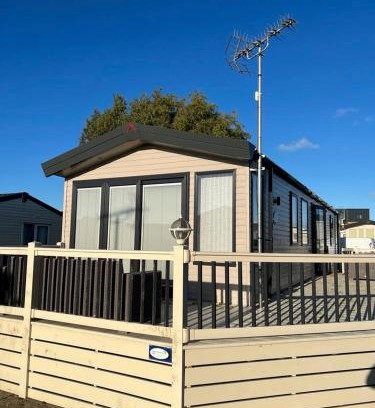 Swalecliffe House | Coastguard 45
