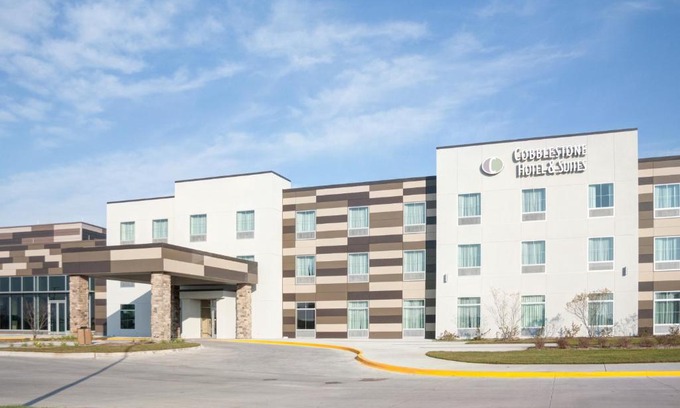 Jefferson Hotel | Cobblestone Hotel and Suites - Jefferson