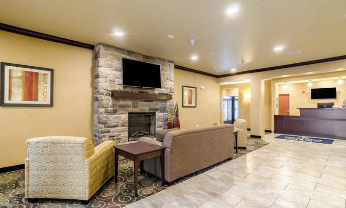 McCook Hotel | Cobblestone Hotel & Suites - McCook