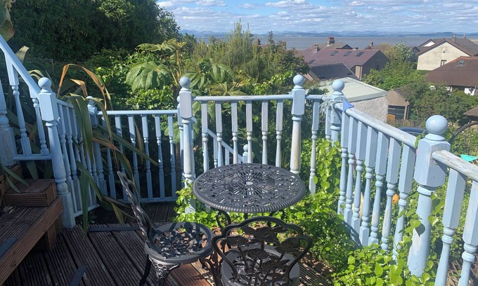Heysham Cottage | COCKLE BAY COTTAGE, pet friendly, country holiday cottage in Heysham