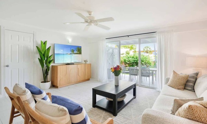 Northwest Point Condo | Coconut Bay Villas #113 - Ocean View 2 BR & Pool