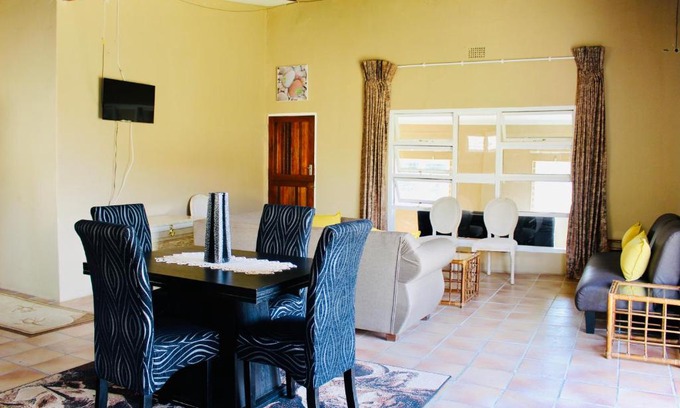 Lubanzi Village House | Coffee Bay Lodge