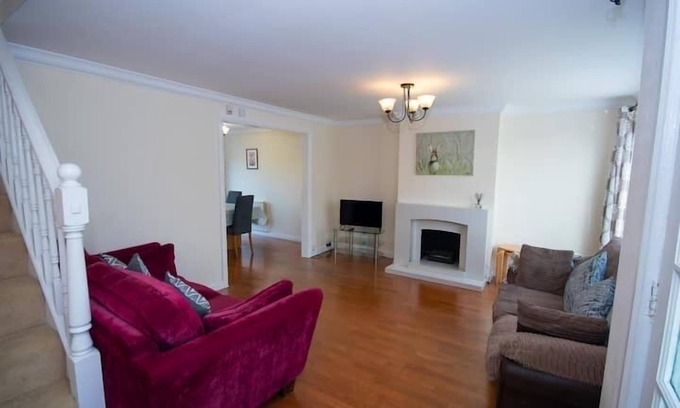 Henbury House | Cohost Partners | Stylish 3BR Retreat Near Bristol
