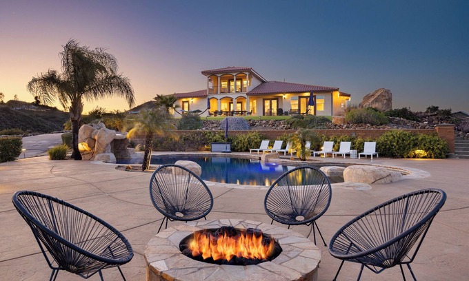 Murrieta Villa | Colina by AvantStay | Private Mountain Top Oasis w/Pool, Hot Tub, Putting Green