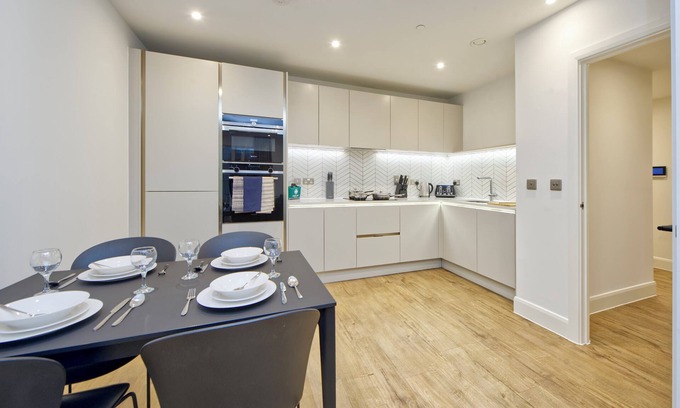 Whittington Apartment | Colindale Avenue