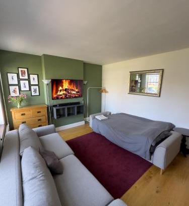 Burnt Oak House | Colindale Lush Stay 30 mins central London