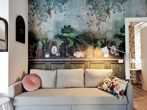 Civitanova Marche Apartment | Colleoni 19 Parigi, Appartamento superior con corte privata