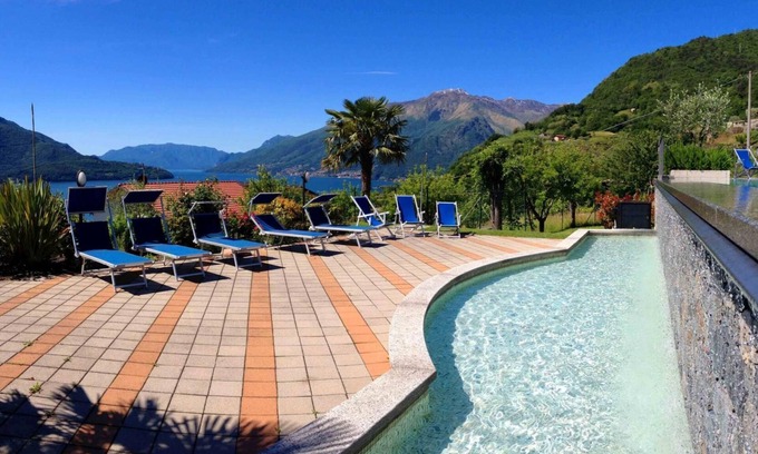 Vercana Apartment | Collina Coratina Holiday Apartment with Pool