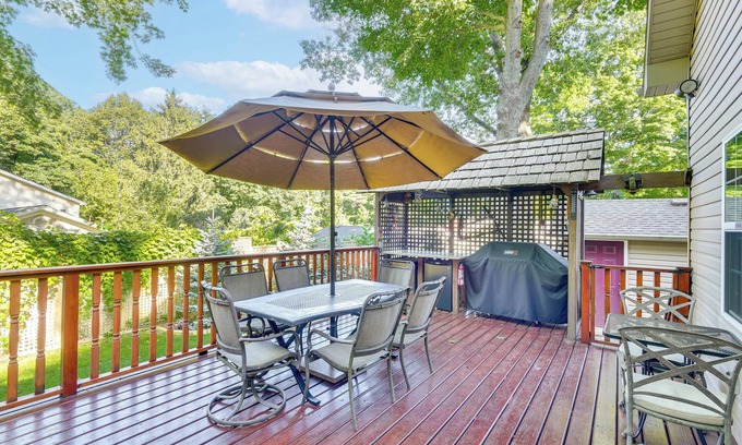 Lake Michigan Beach House | Coloma Retreat w/Fire Pit, Walk to Beaches!