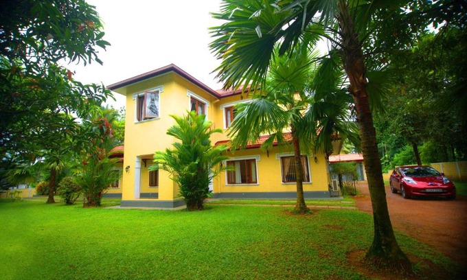 Padukka House | Colonial Villa Padukka