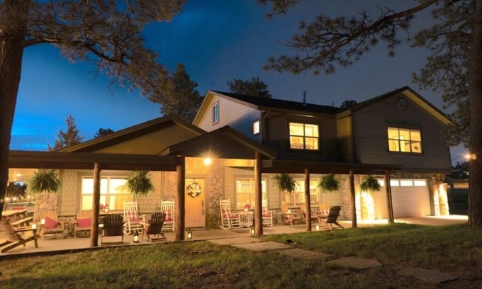 Mount Vernon House | Colorado Family Reunion and Wedding Headquarters