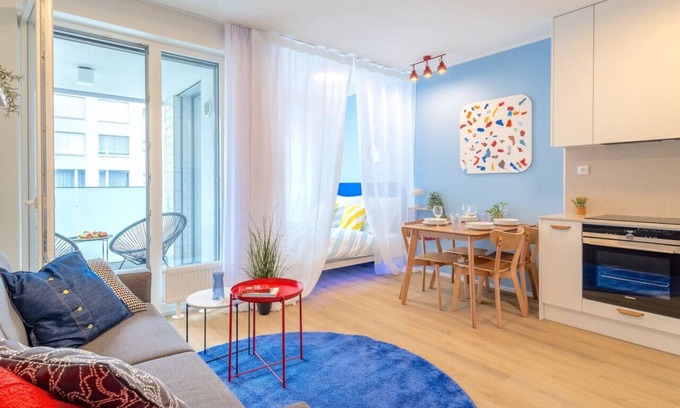 Holesovice Apartment | Colorful Apartment Balcony Free Parking