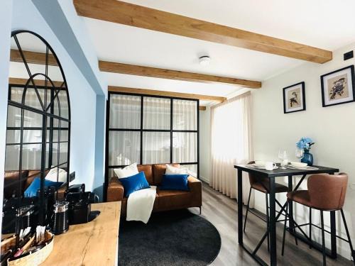 Grizinkalns Apartment | Colorful Apartments B