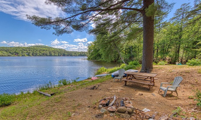 Conway House | Colorful, charming home with pond access - near hiking, the Kank & more