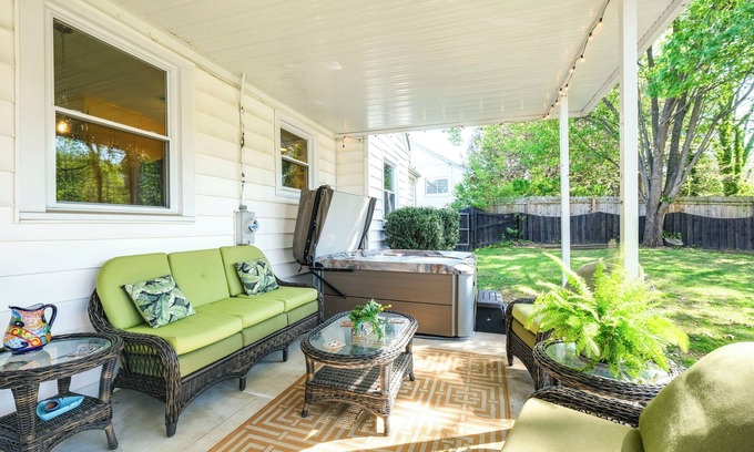 Roanoke House | Colorful Roanoke Vacation Rental w/Hot Tub!