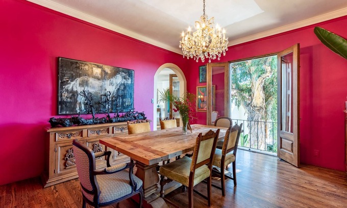 Hollywood Dell House | Come See Why We're 5-Stars! 3 mi Universal Studios. Dogs Ok