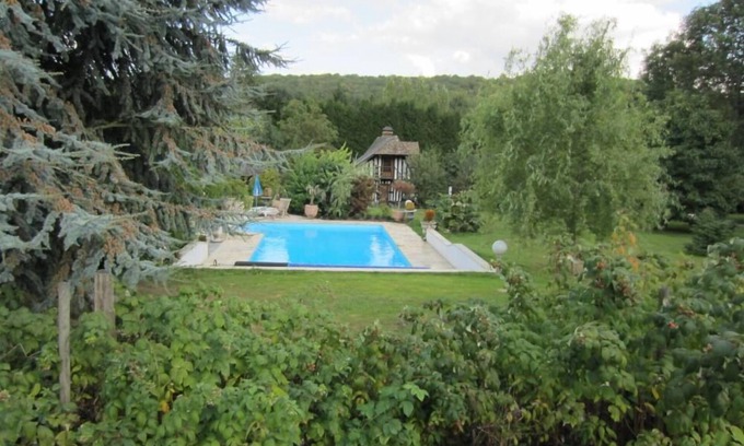 La Riviere-Saint-Sauveur Cottage | Comfortable character house