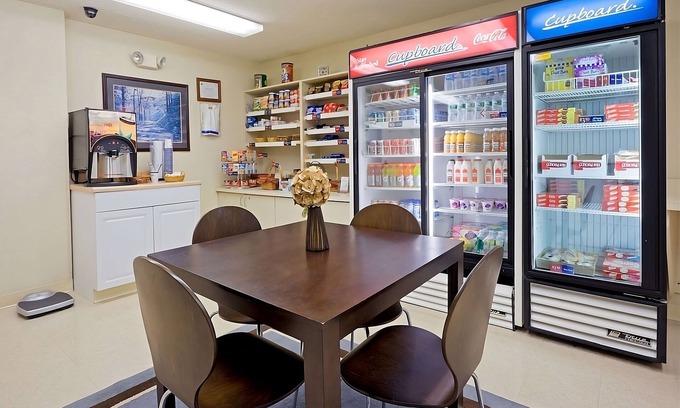Mount Laurel Hotel | Comfort and Convenience! Free Parking, Pets Allowed, Near Strawbridge Lake Park