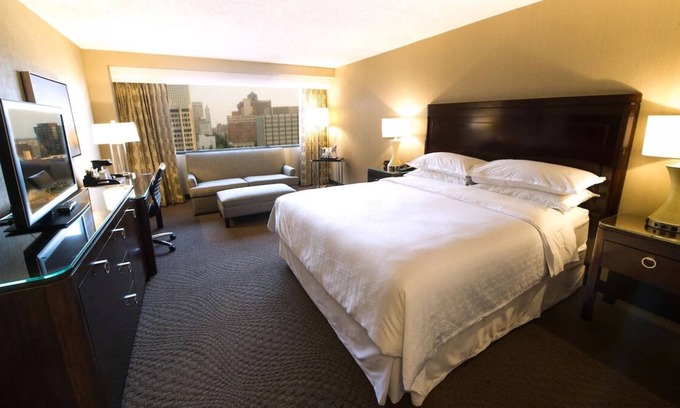 Pinch District House | Comfort and Convenience! Steps to Dining, Shopping, Live Music on Beale St.