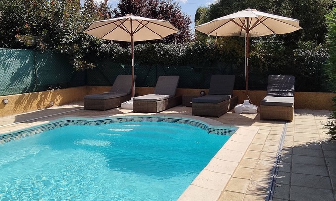 Puissalicon Apartment | Comfort - charm: Haven of peace with swimming pool, nearby sea and Languedoc treasures