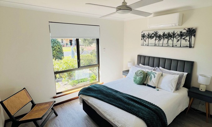 South Bunbury House | Comfort & Convenience Entire South Bunbury home ~ Families/Workers ~Netflix~Wifi