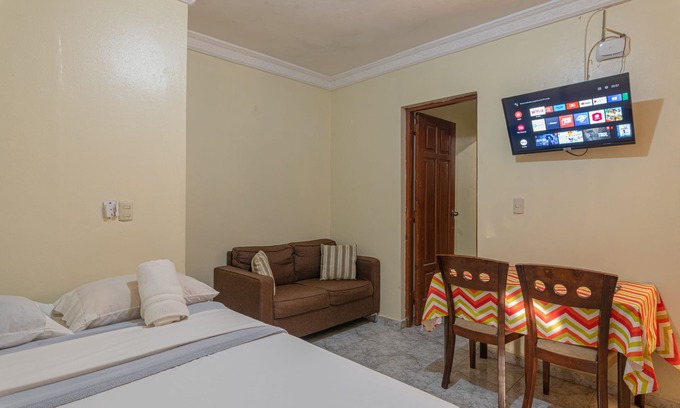Corales del Sur House | Comfort Double Room in Corales del Sur, close to the Airport