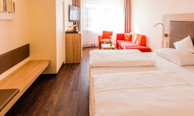 Buxtehude House | Comfort Dreibettzimmer - Hotel An der Linah