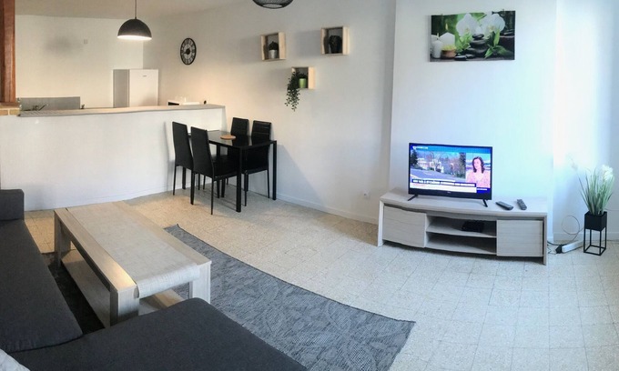 Saint-Brisson-sur-Loire House | Comfortable new house