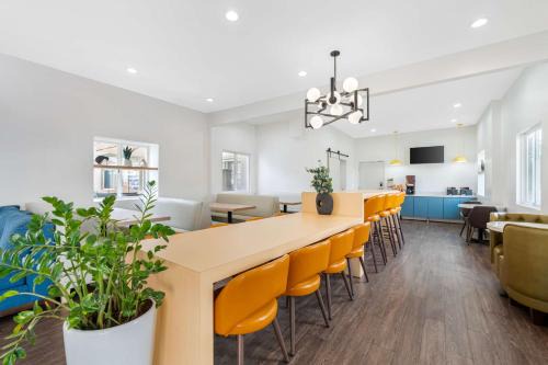 Hawthorne Hotel | Comfort Inn Cockatoo Near LAX Airport