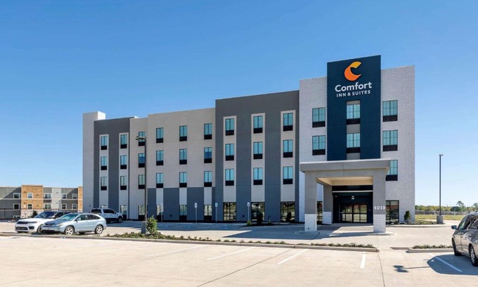 Mesquite Hotel | Comfort Inn & Suites Balch Springs - SE Dallas