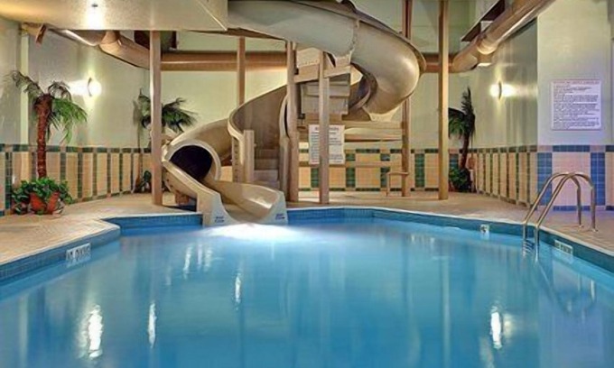 Salmon Arm Hotel | Comfort Inn & Suites