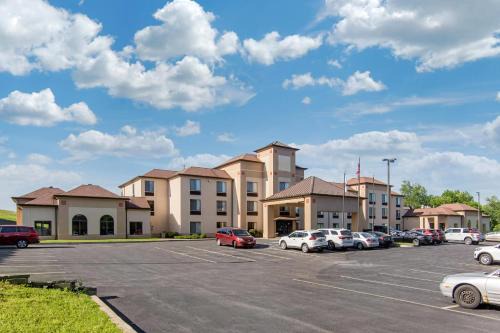 Milford Hotel | Comfort Inn & Suites Cooperstown - Milford
