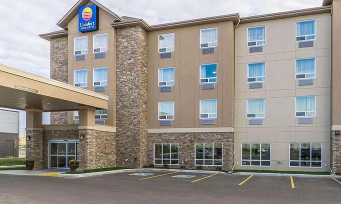 Nisku Hotel | Comfort Inn & Suites Edmonton International Airport