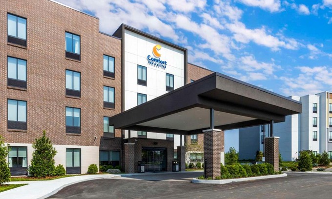 Gallatin Hotel | Comfort Inn & Suites Gallatin - Nashville Metro